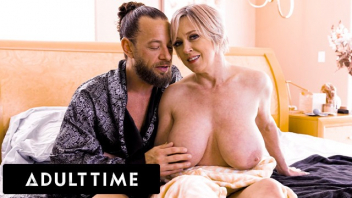 เสียวหี เลียหี เลียควย เย็ดไม่หยุด เย็ด